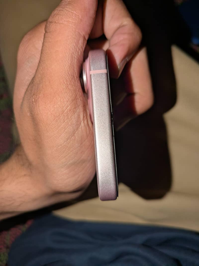Apple iPhone 15 jv 4