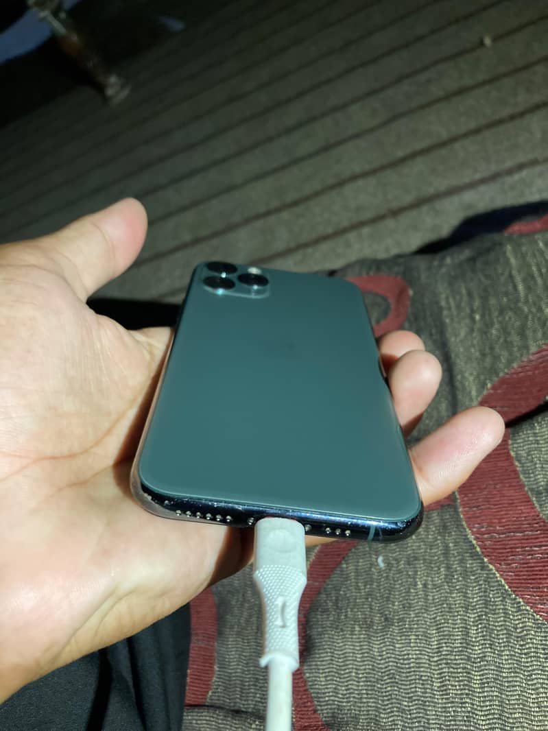 Apple iPhone 11 Pro 1