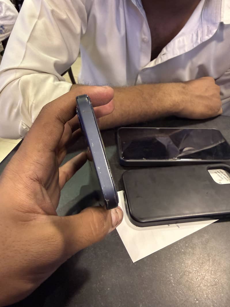 Apple iPhone 12 2