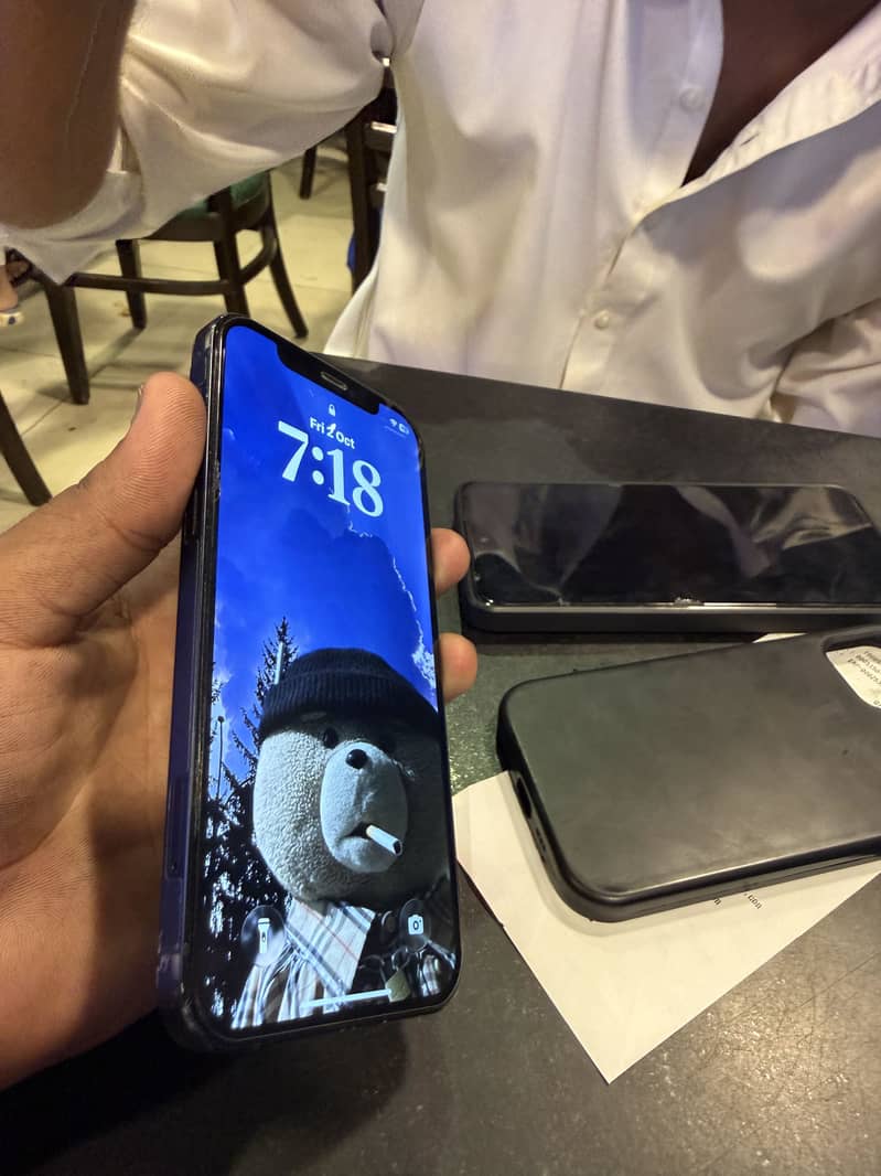 Apple iPhone 12 3