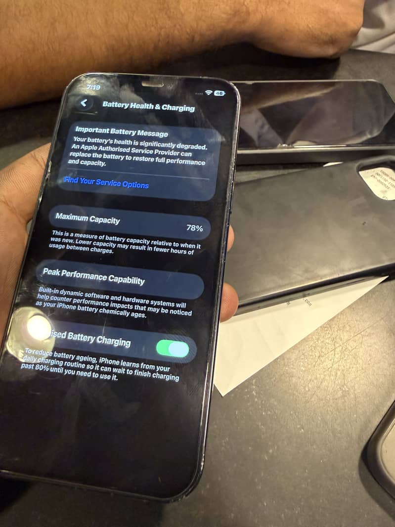 Apple iPhone 12 6