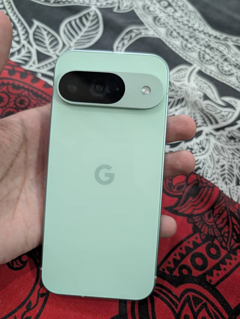 Google Pixel 9 5