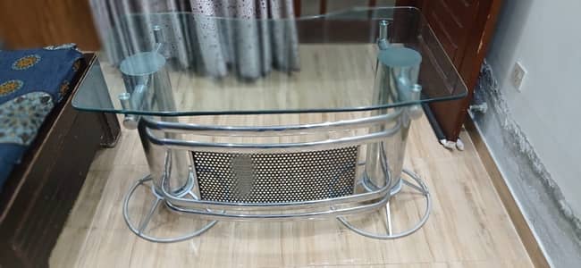 Office table with chrome iron stand