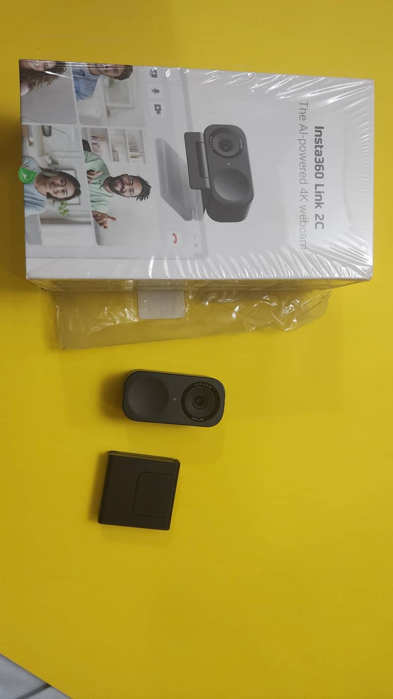 insta 360 link 2c webcam 1