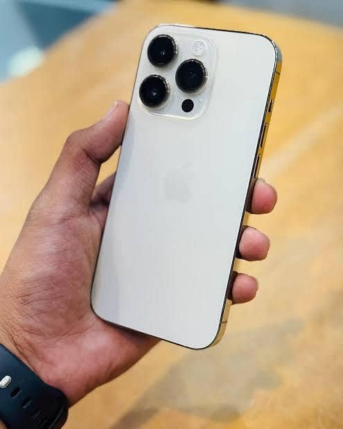 Apple iPhone 14 Pro Max 0