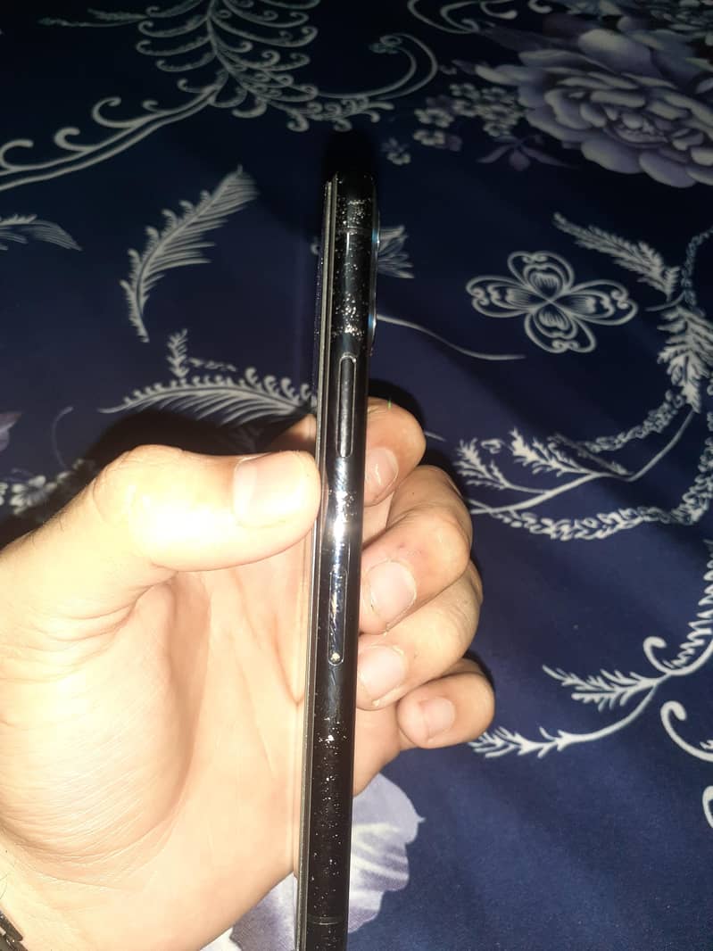 Apple iPhone 11 Pro 2