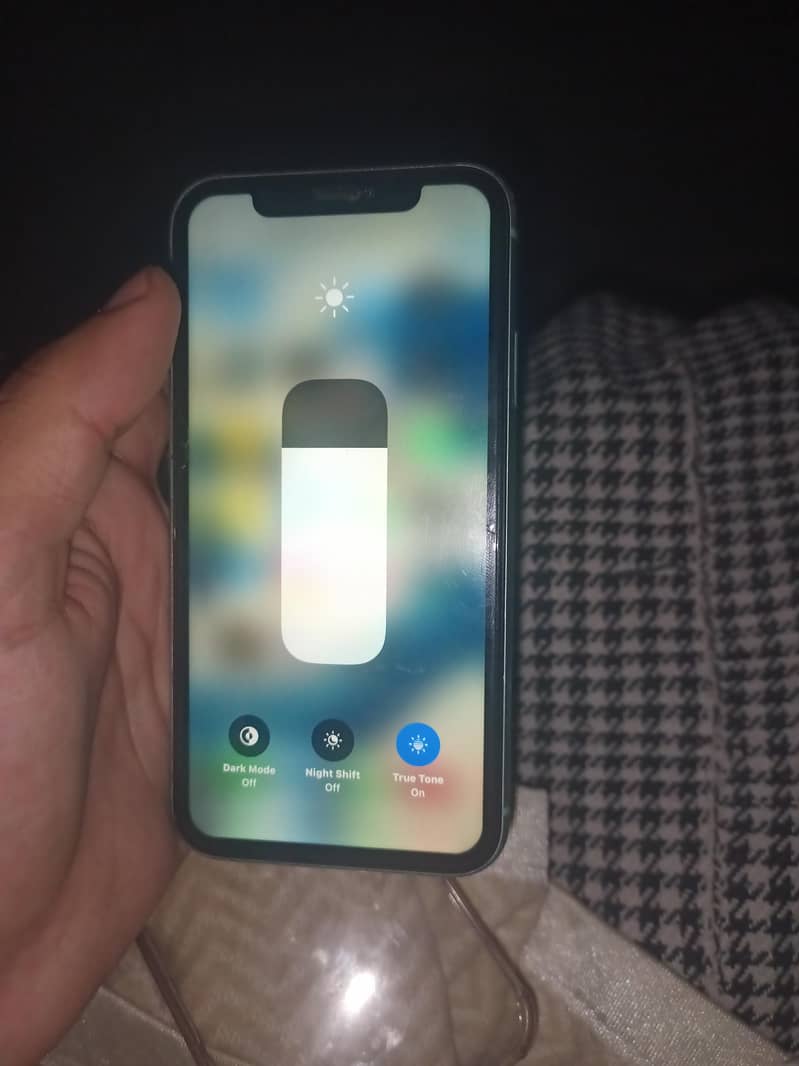 Apple iPhone 11 4