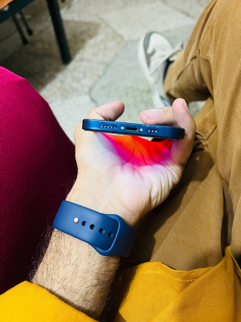 Apple Iphone 12 3