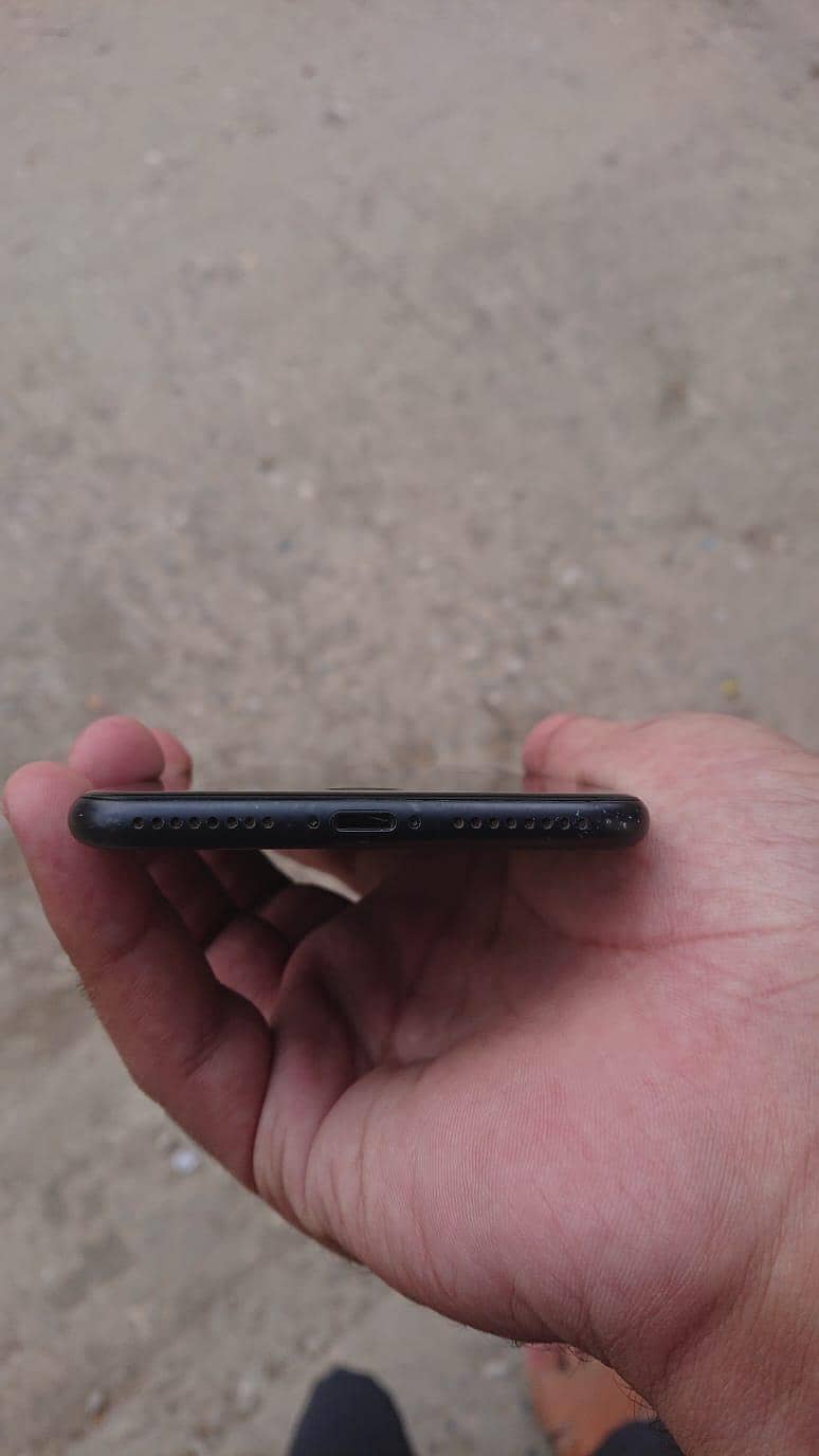 Apple iPhone 7 Plus 4