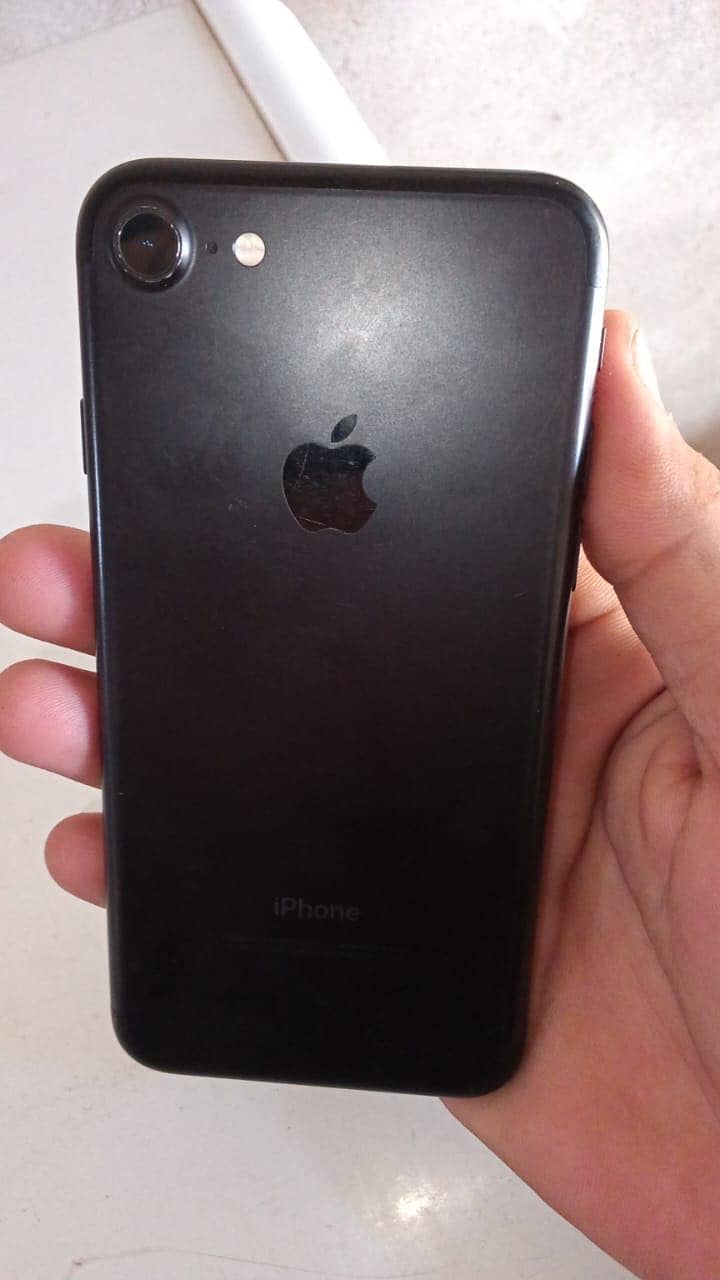 Apple iPhone 7 1