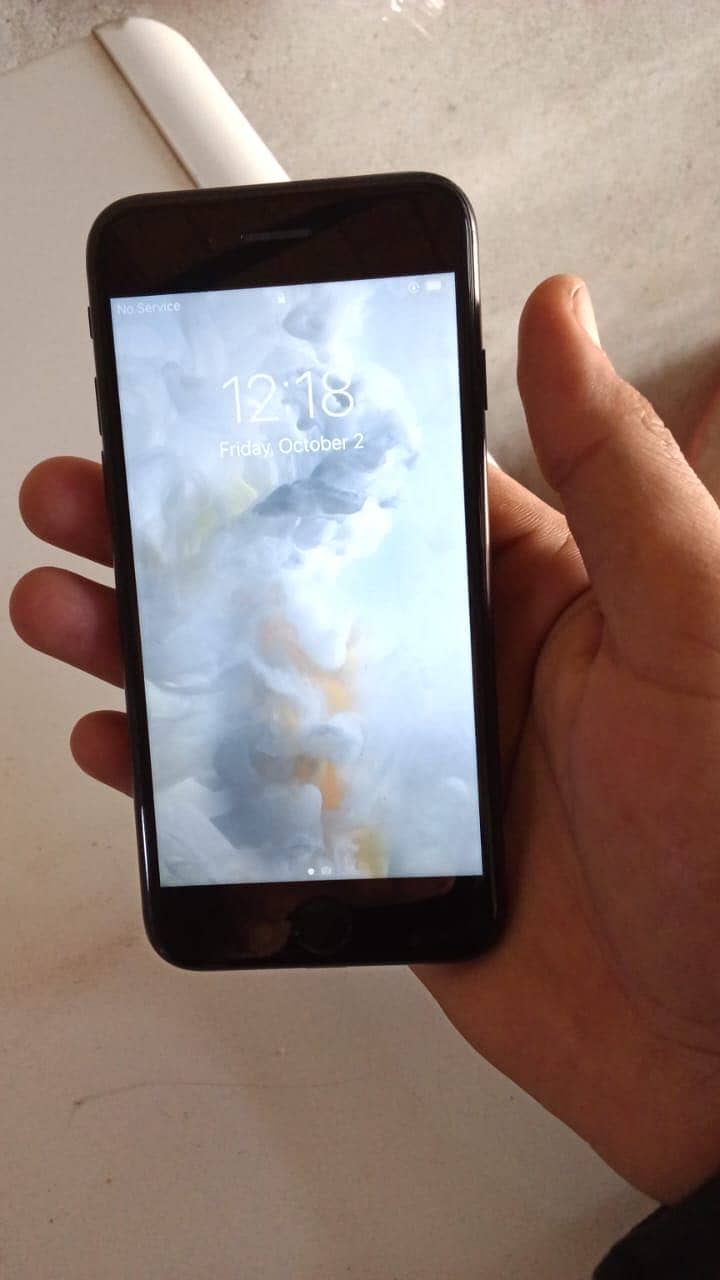 Apple iPhone 7 2