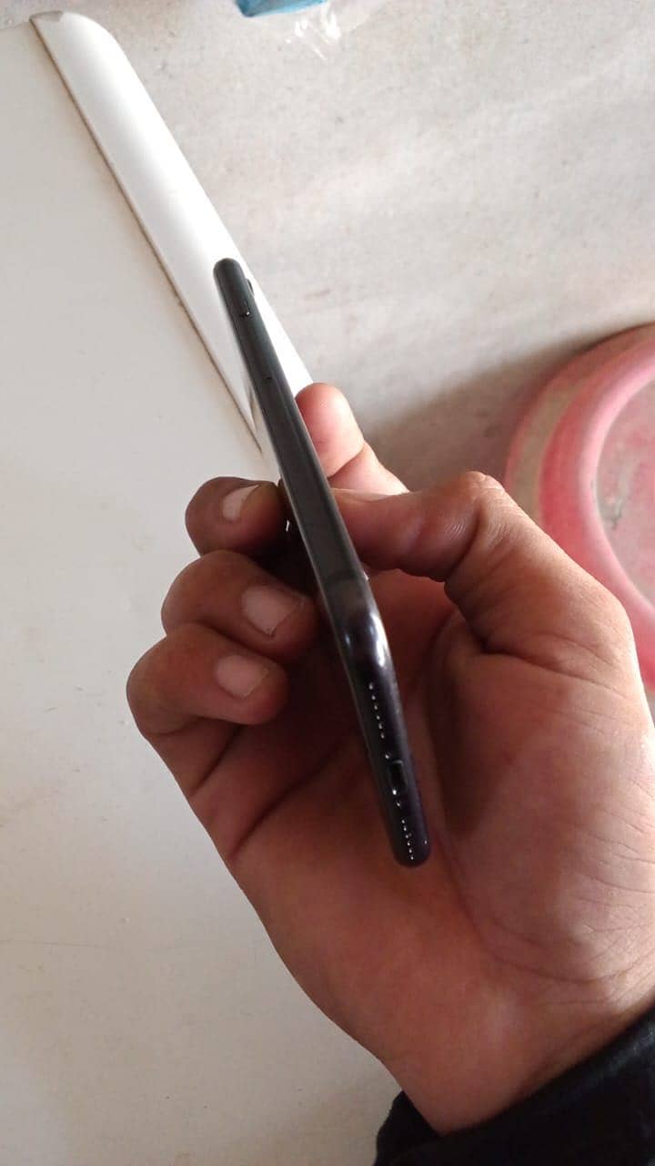 Apple iPhone 7 3