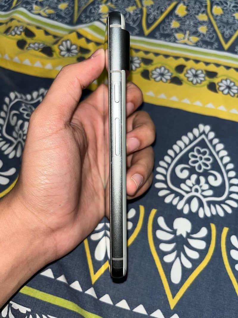 Google Pixel 8 3