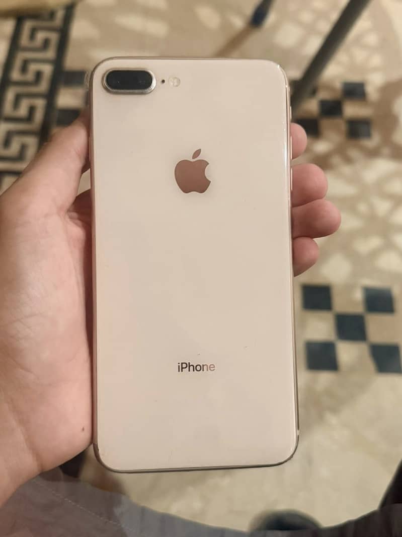 Apple iPhone 8 Plus 4
