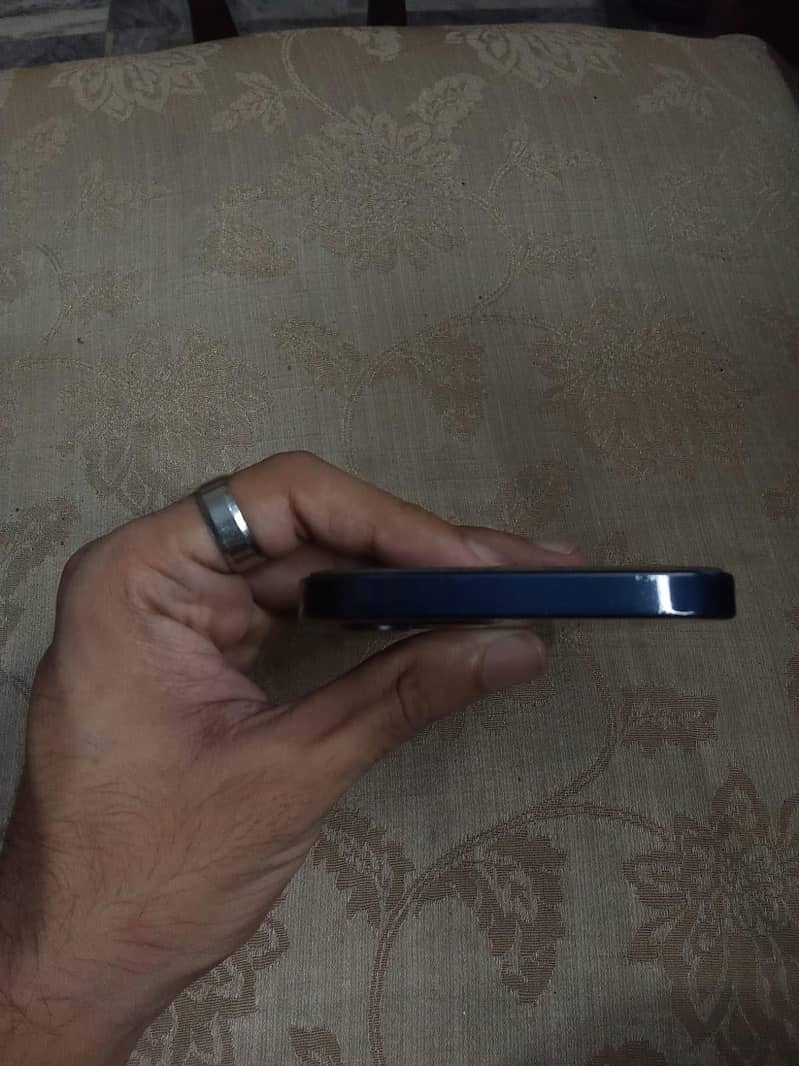 Apple iPhone 12 2