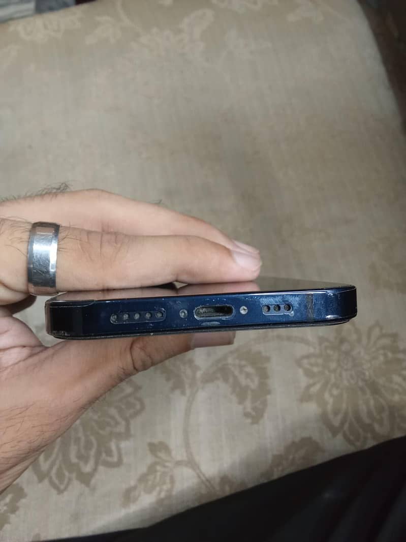 Apple iPhone 12 3