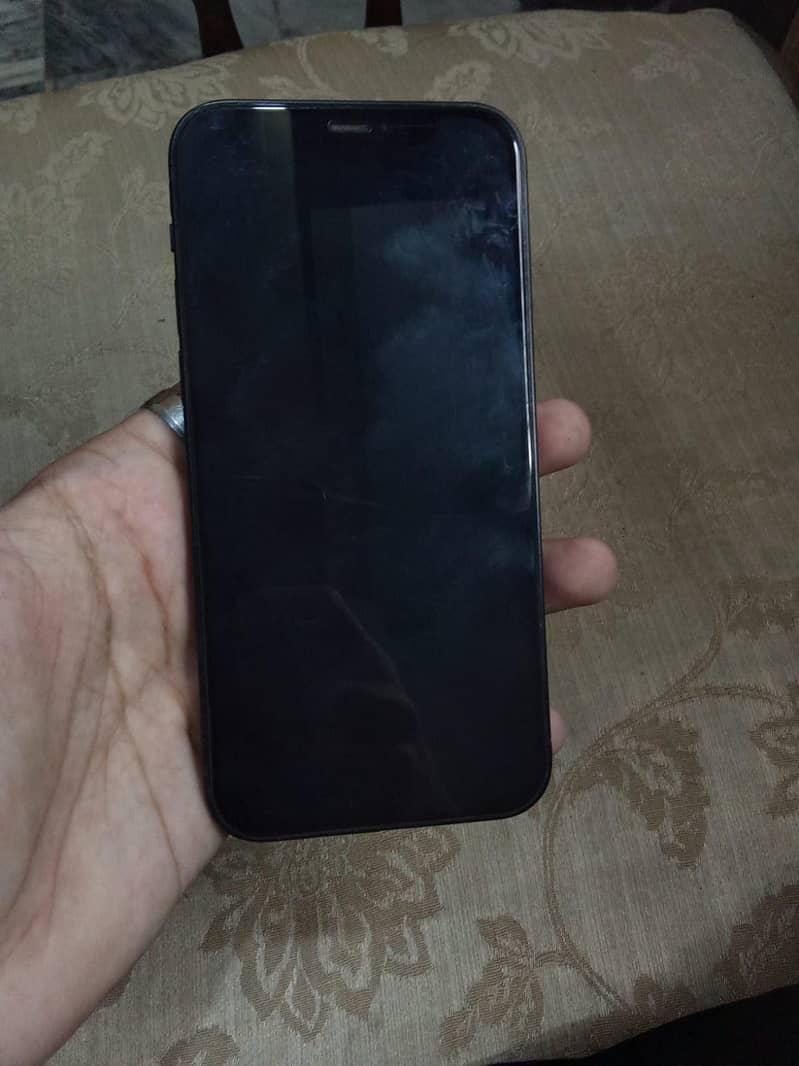 Apple iPhone 12 4