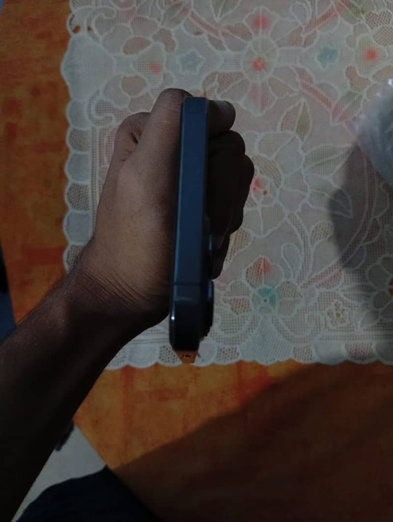 Apple iPhone 13 Pro Max 2