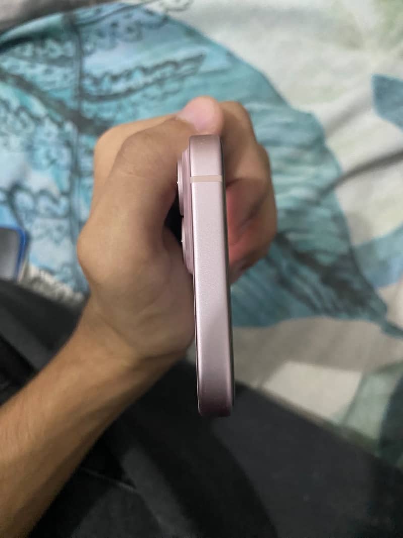Apple iPhone 15 5