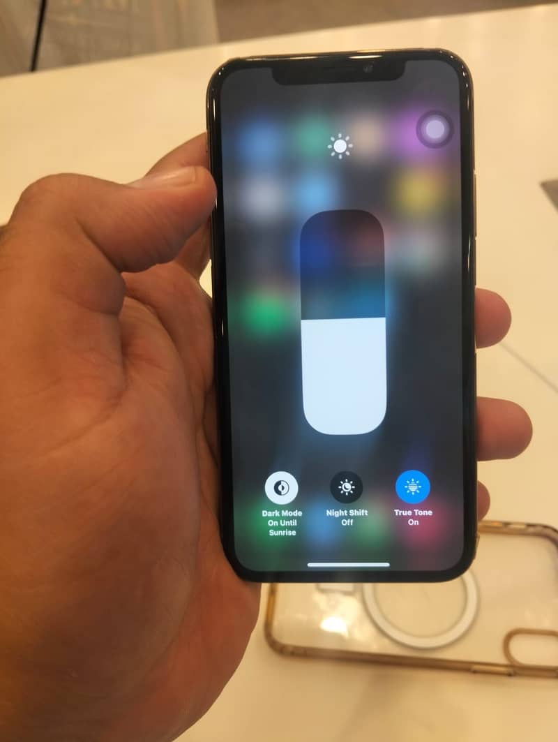 Apple iPhone XS 3