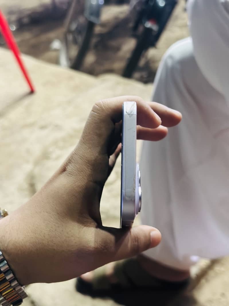 Apple iPhone 14 3