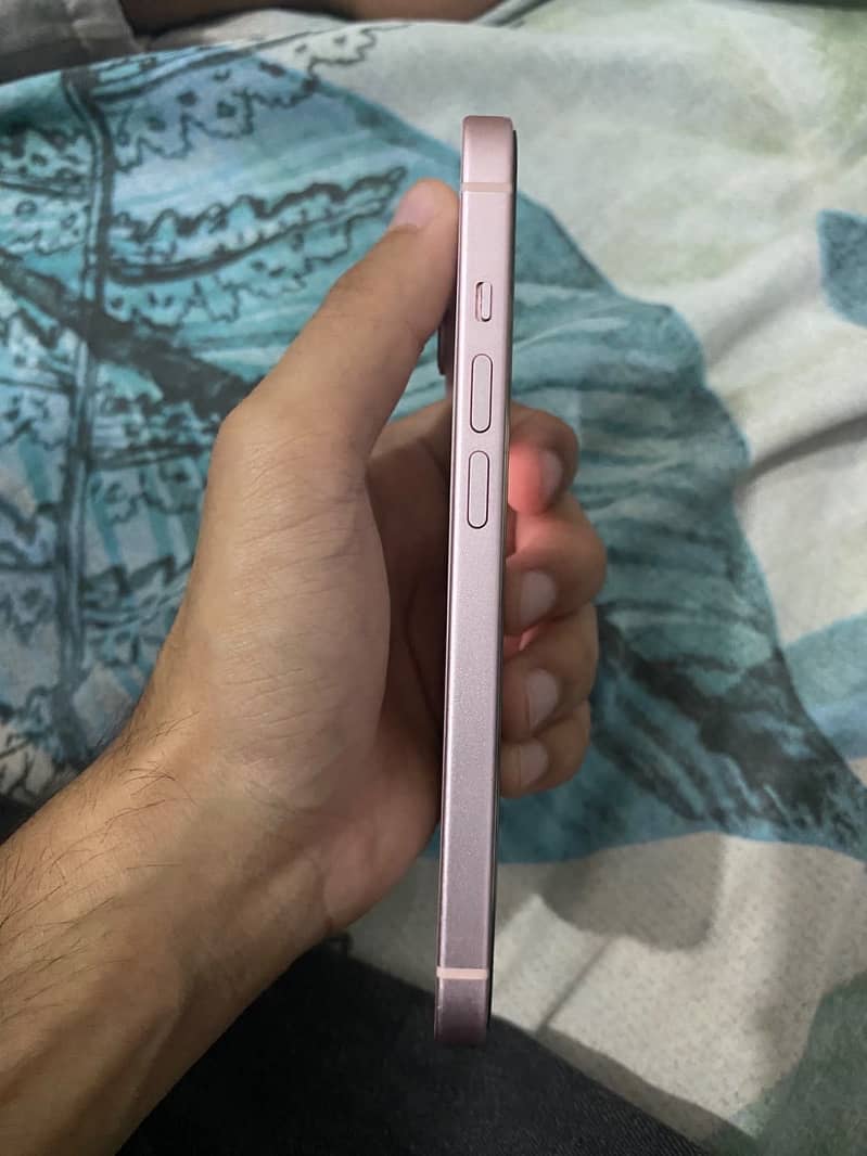 Apple iPhone 15 3