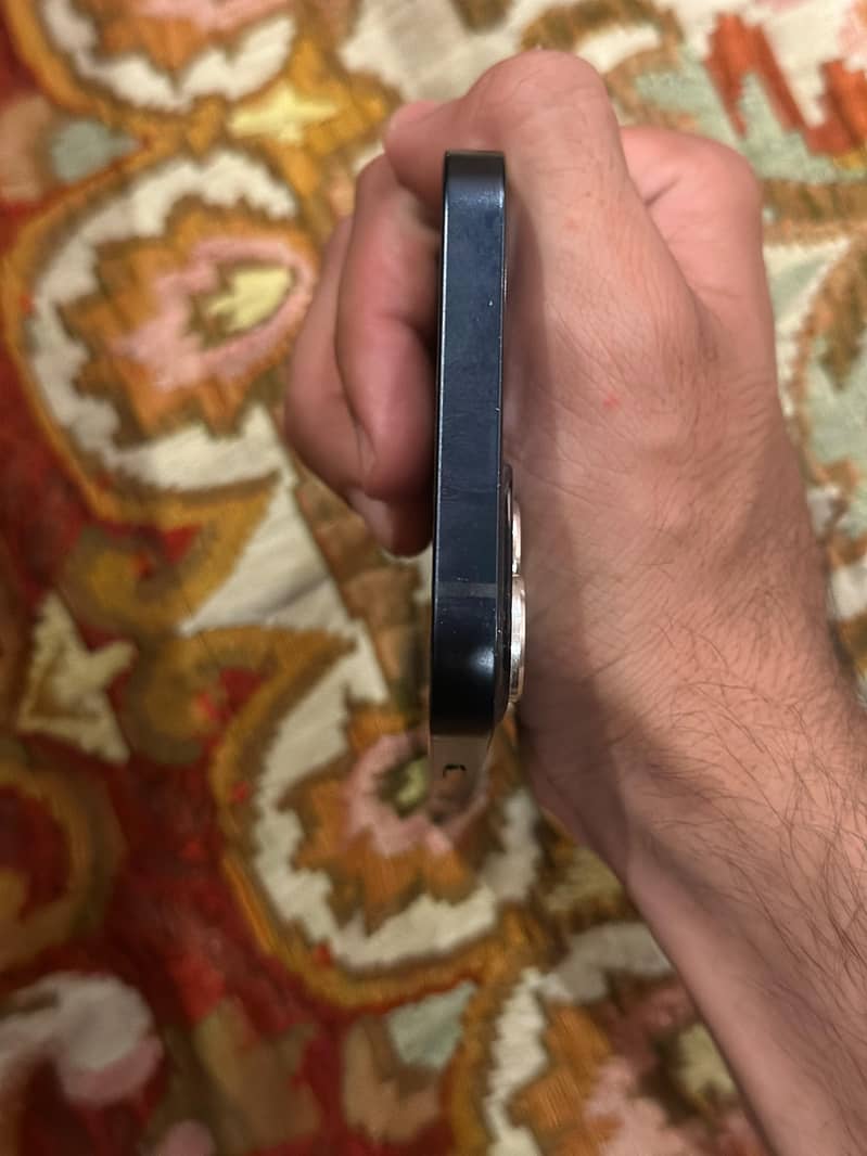 Apple iPhone 13 6