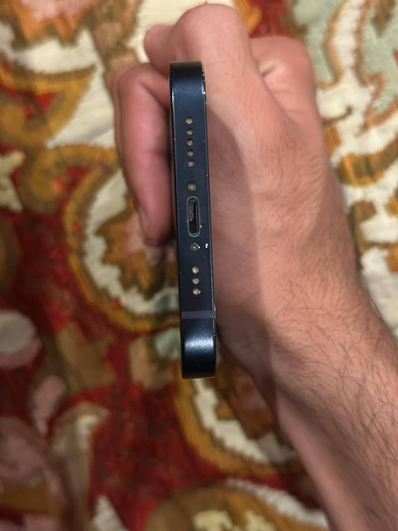 Apple iPhone 13 7