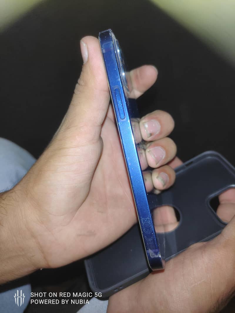 Apple iPhone 12 1