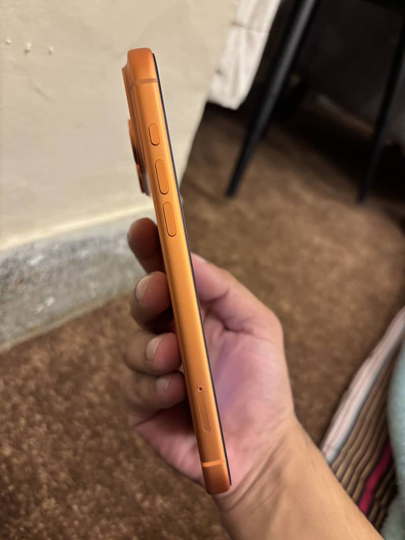 Apple iPhone 17 Pro Max 4