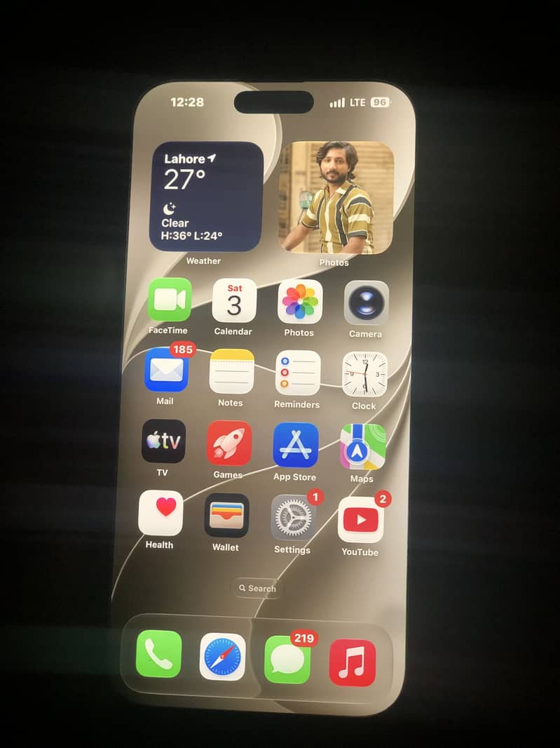 Apple iPhone 16 Pro Max 1