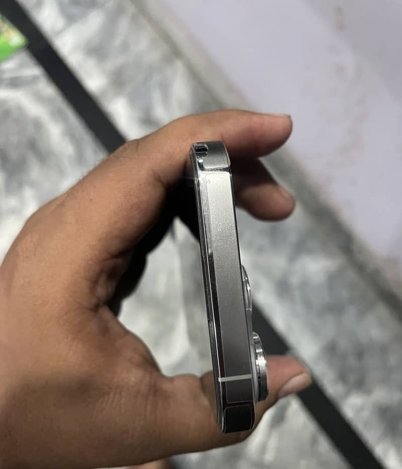 Apple iPhone 14 Pro 1