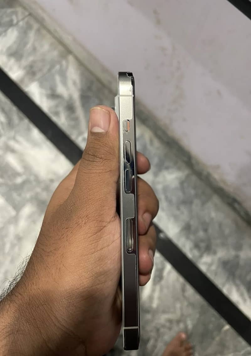 Apple iPhone 14 Pro 3