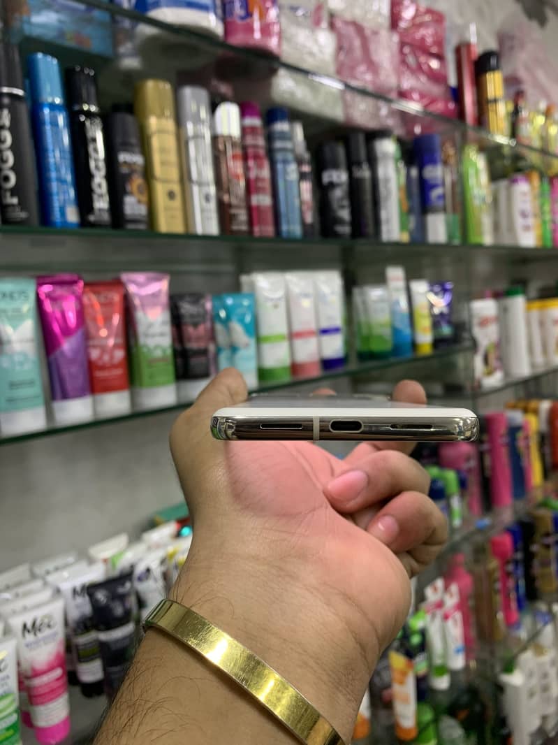Google Pixel 8 Pro 6