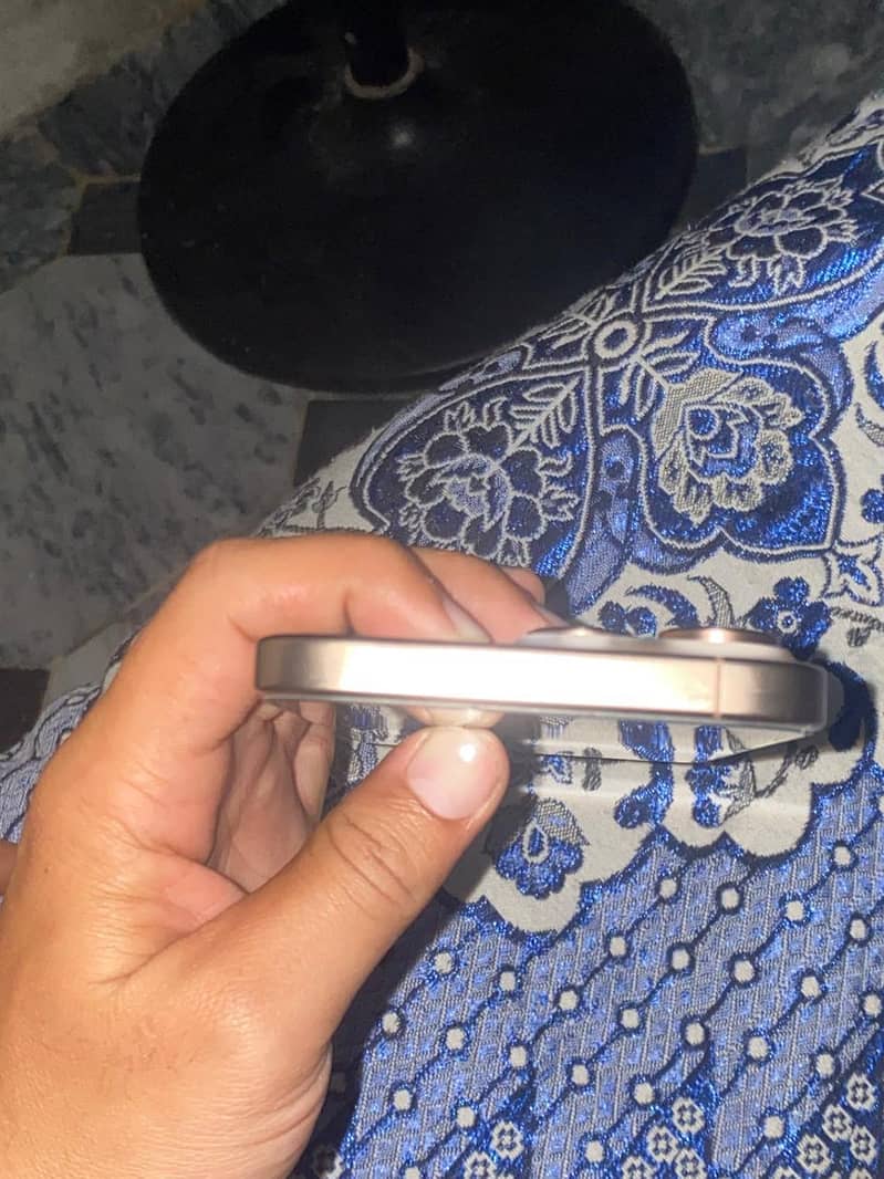 Apple iPhone 16 Pro Max 2