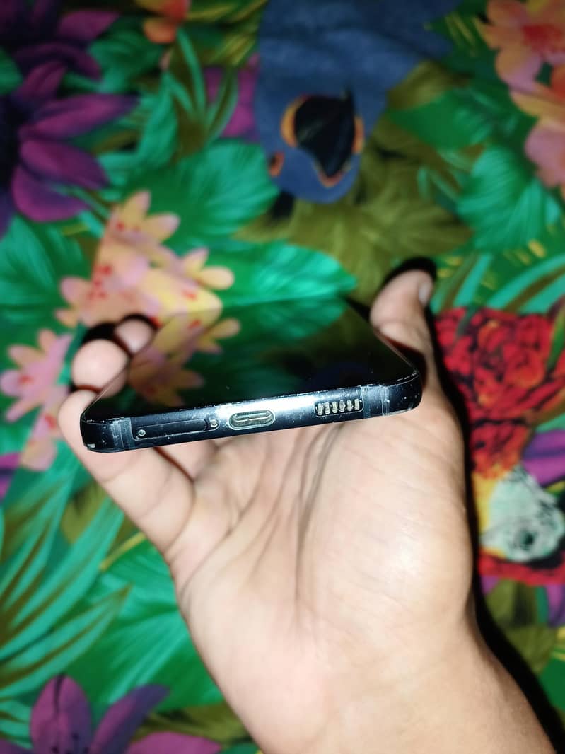 Samsung Mobile S22 Plus 2