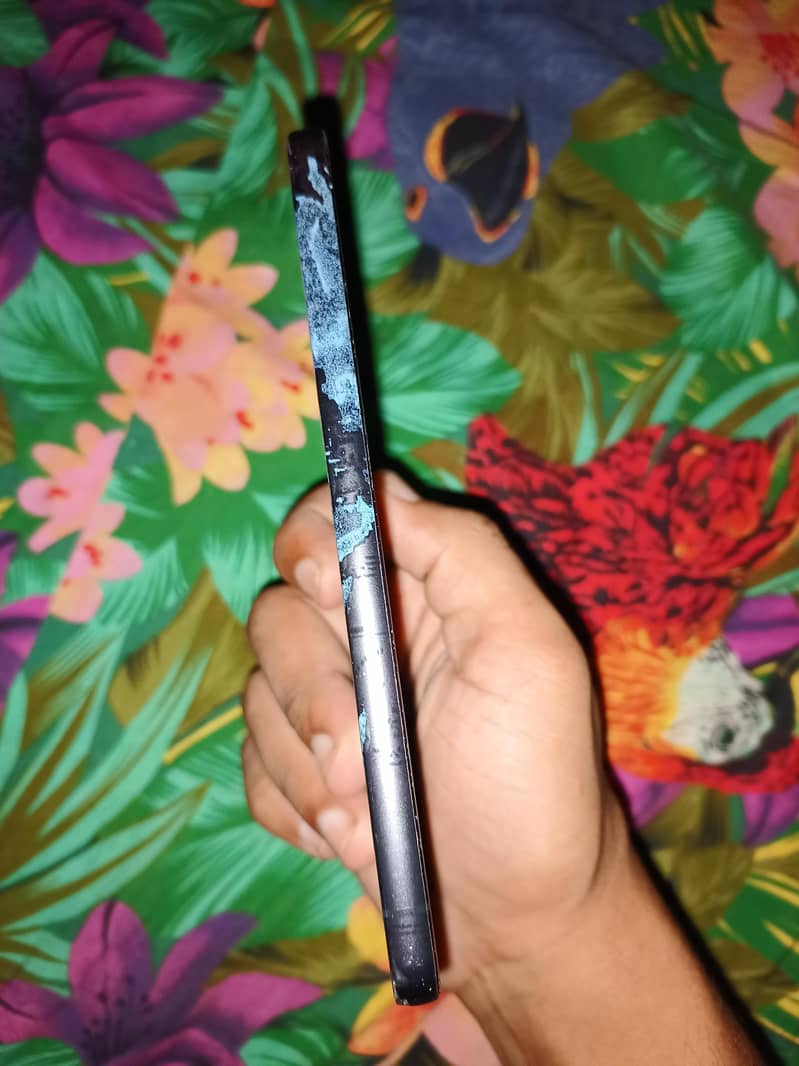Samsung Mobile S22 Plus 3