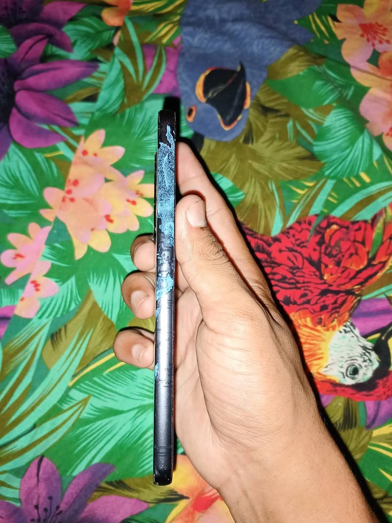 Samsung Mobile S22 Plus 4
