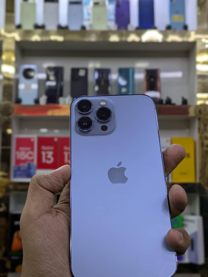 Apple iPhone 13 Pro Max 1