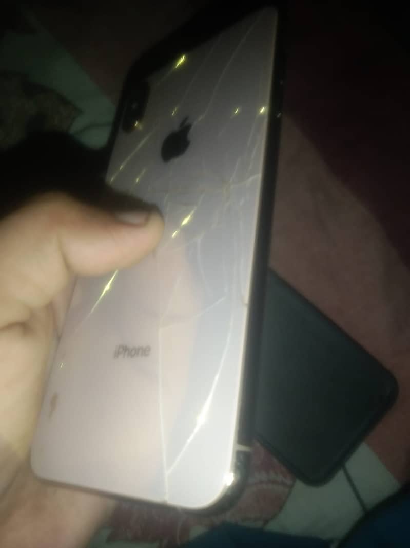 Apple iPhone XS Max 4