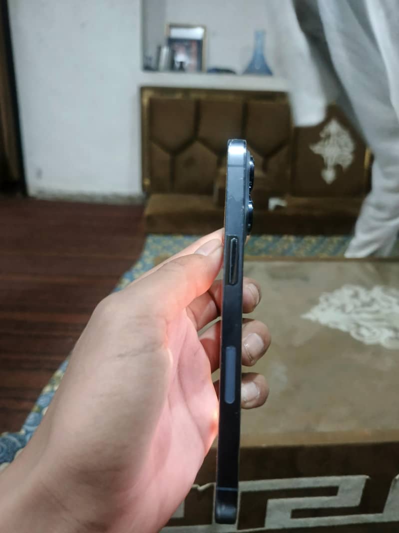 Apple iPhone 13 Pro 1