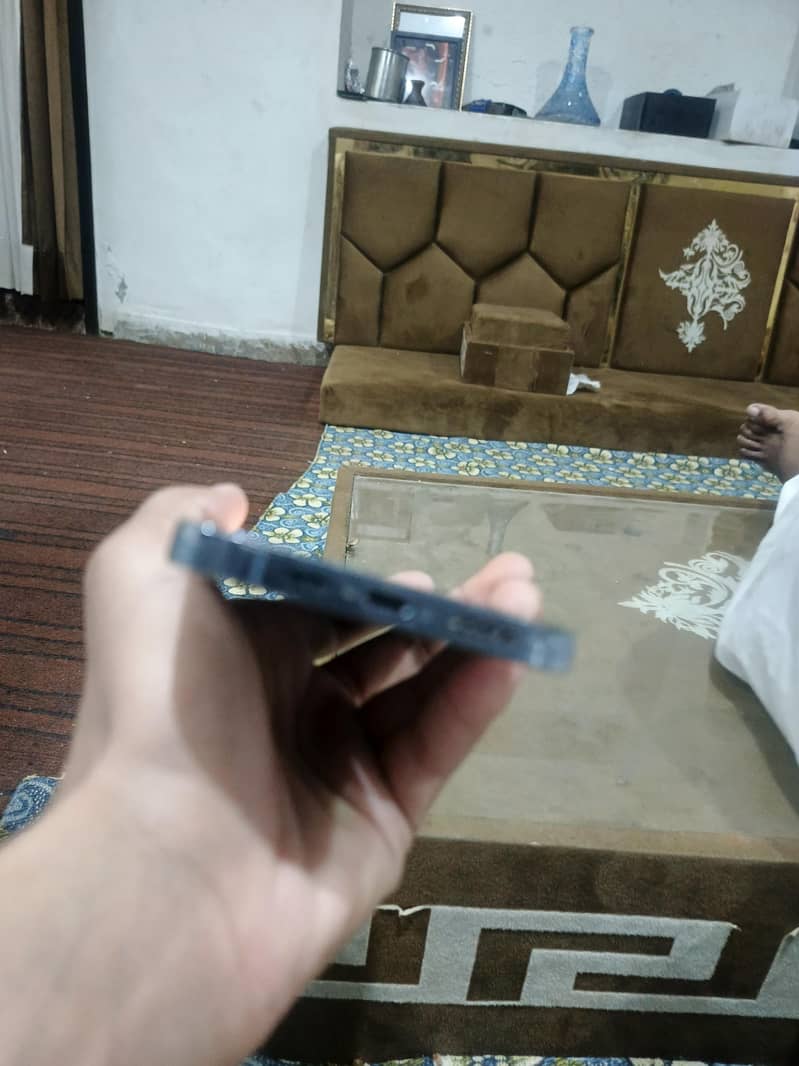 Apple iPhone 13 Pro 3