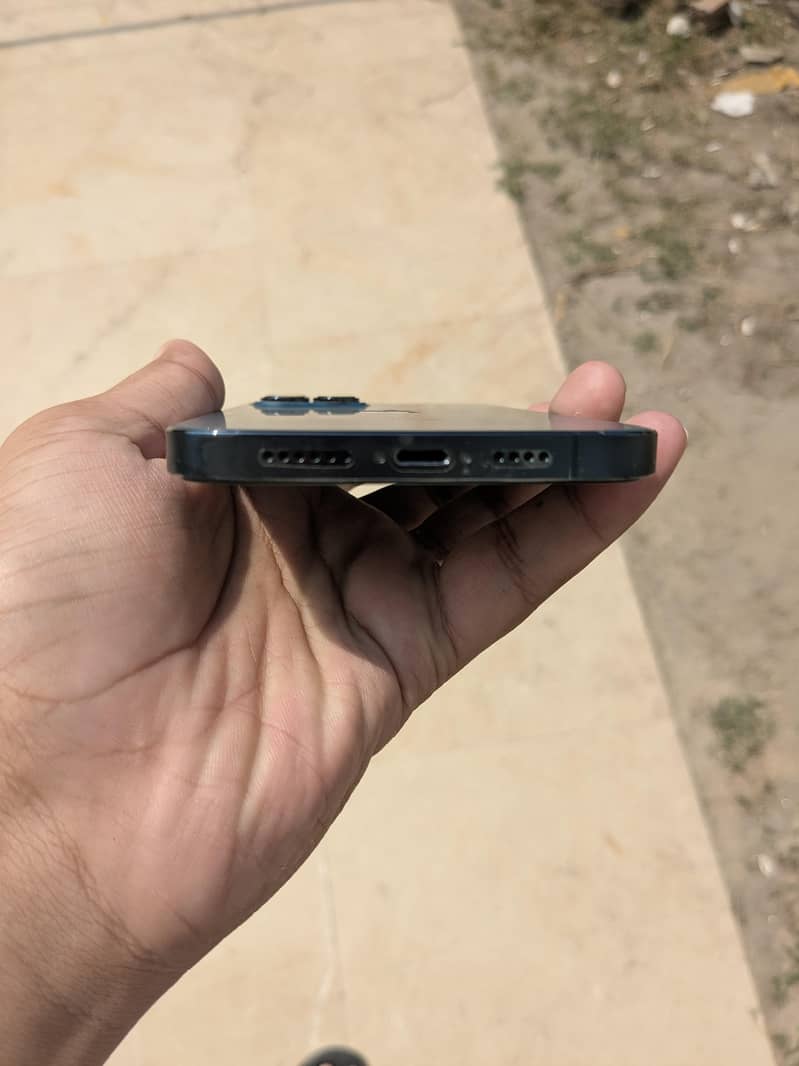 Apple iPhone 12 Pro Max 1