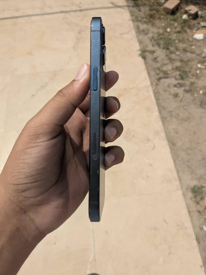 Apple iPhone 12 Pro Max 3
