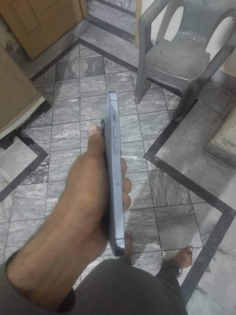 Apple iPhone 13 Pro 2