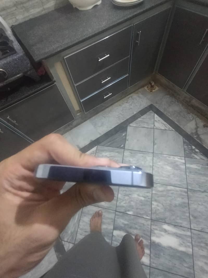 Apple iPhone 13 Pro 3