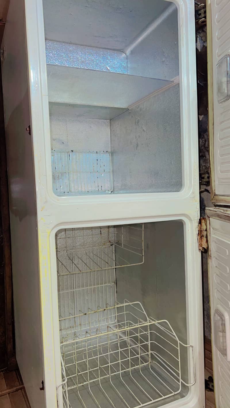 Waves Deep Freezer + Refrigerator 4