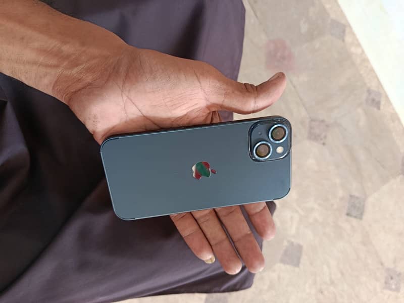 Apple iPhone 13 6