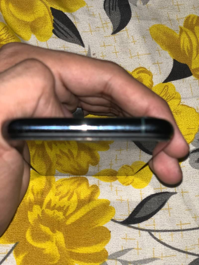 Apple iPhone 11 Pro 0