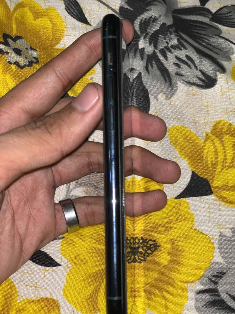 Apple iPhone 11 Pro 2